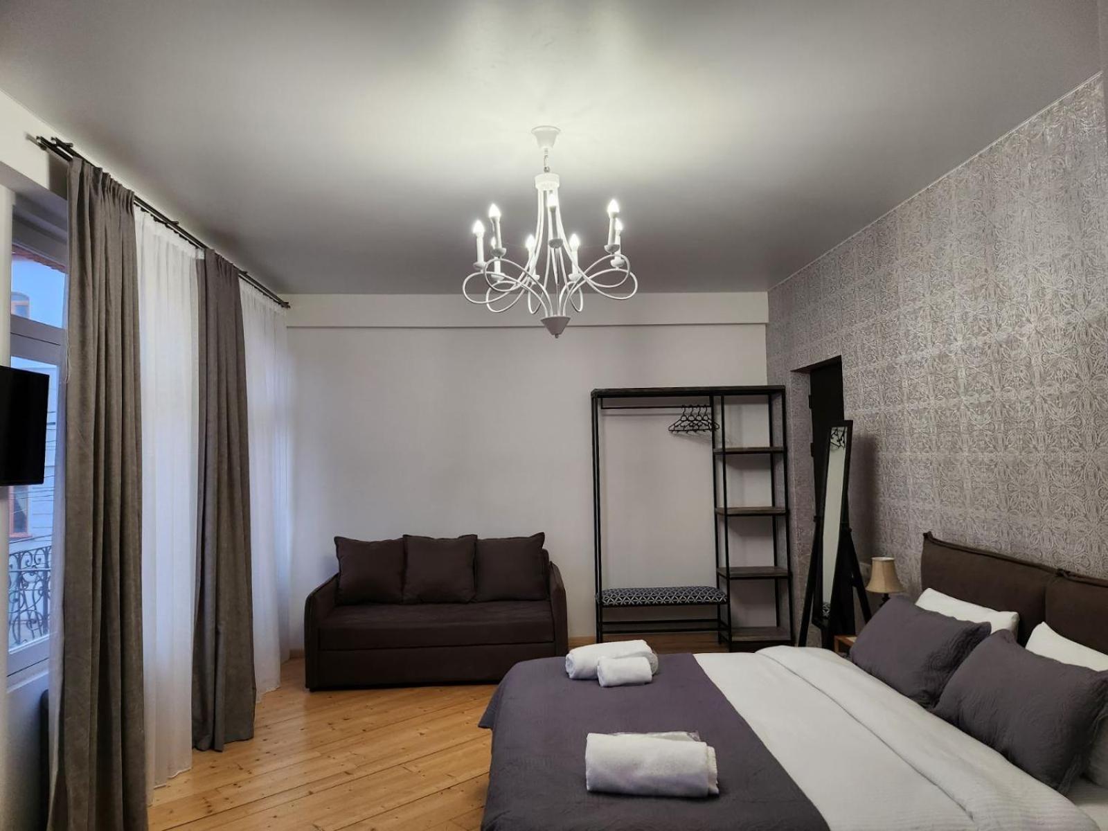 Old Gold Anteon Apartment Тбилиси Стая снимка